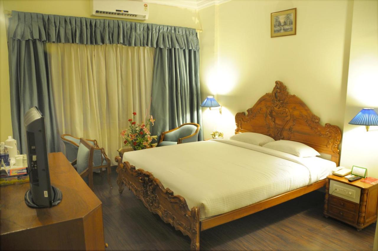 Nalapad'S Hotel Bangalore International Esterno foto