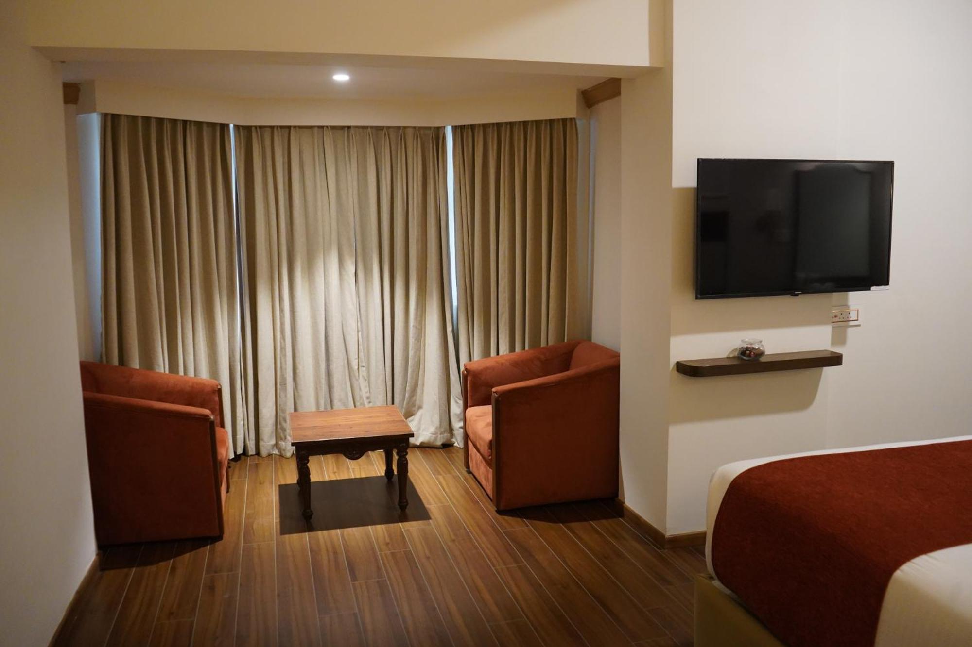 Nalapad'S Hotel Bangalore International Esterno foto