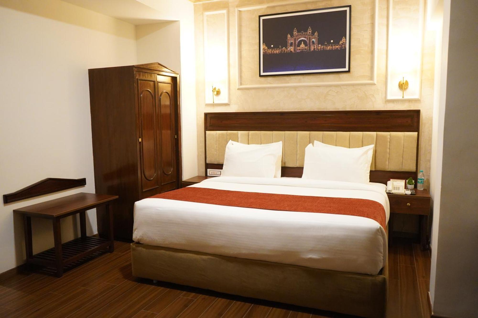 Nalapad'S Hotel Bangalore International Esterno foto