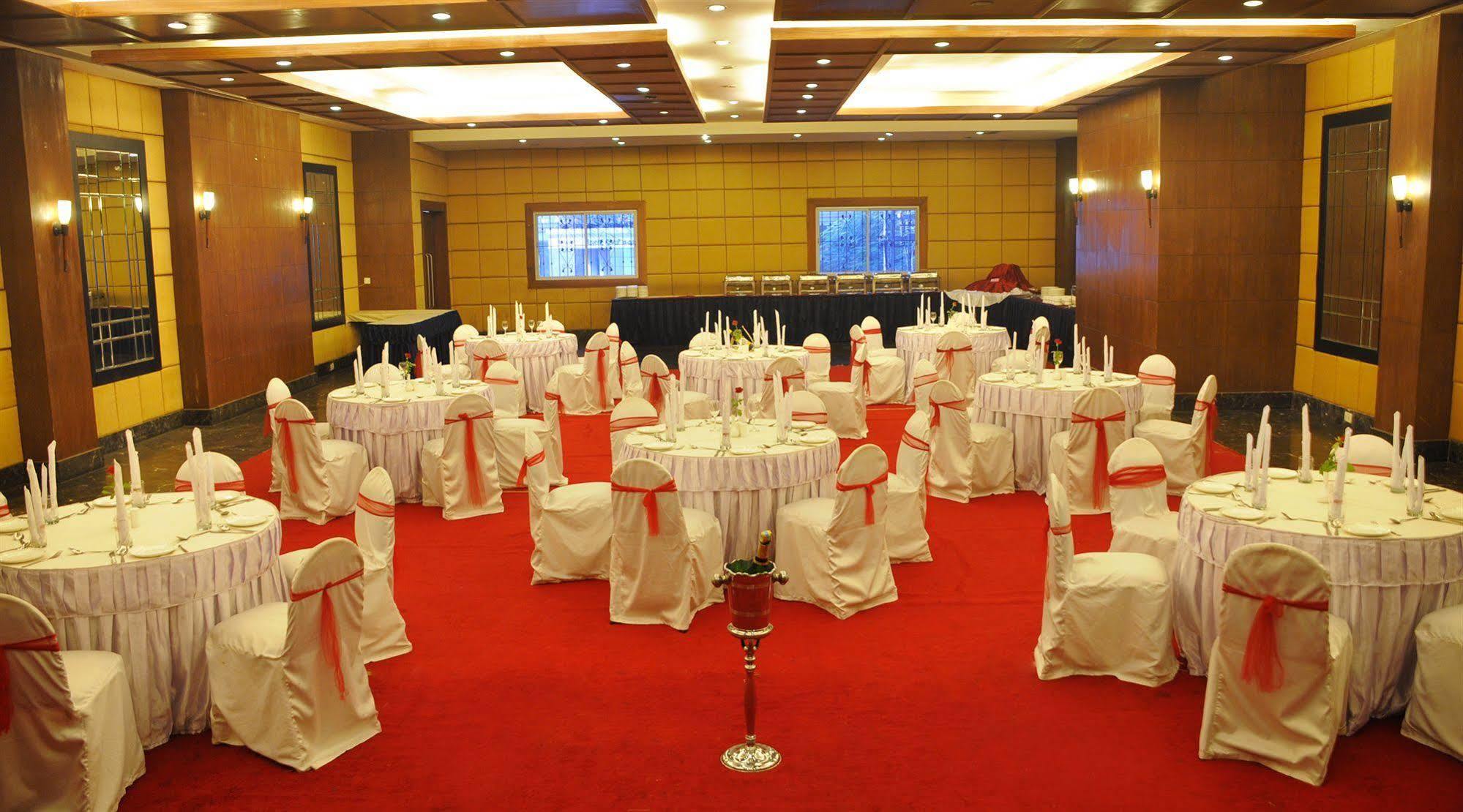 Nalapad'S Hotel Bangalore International Esterno foto